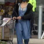 Paula Patton in a Blue Jumpsuit Makes a Stop at the Vintage Grocers in Malibu 01/08/2021