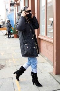 Sarah Jessica Parker in a Black Protective Mask