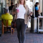 Catherine Sutherland in a Beige Hat Was Seen Out in Westlake Village 02/08/2021