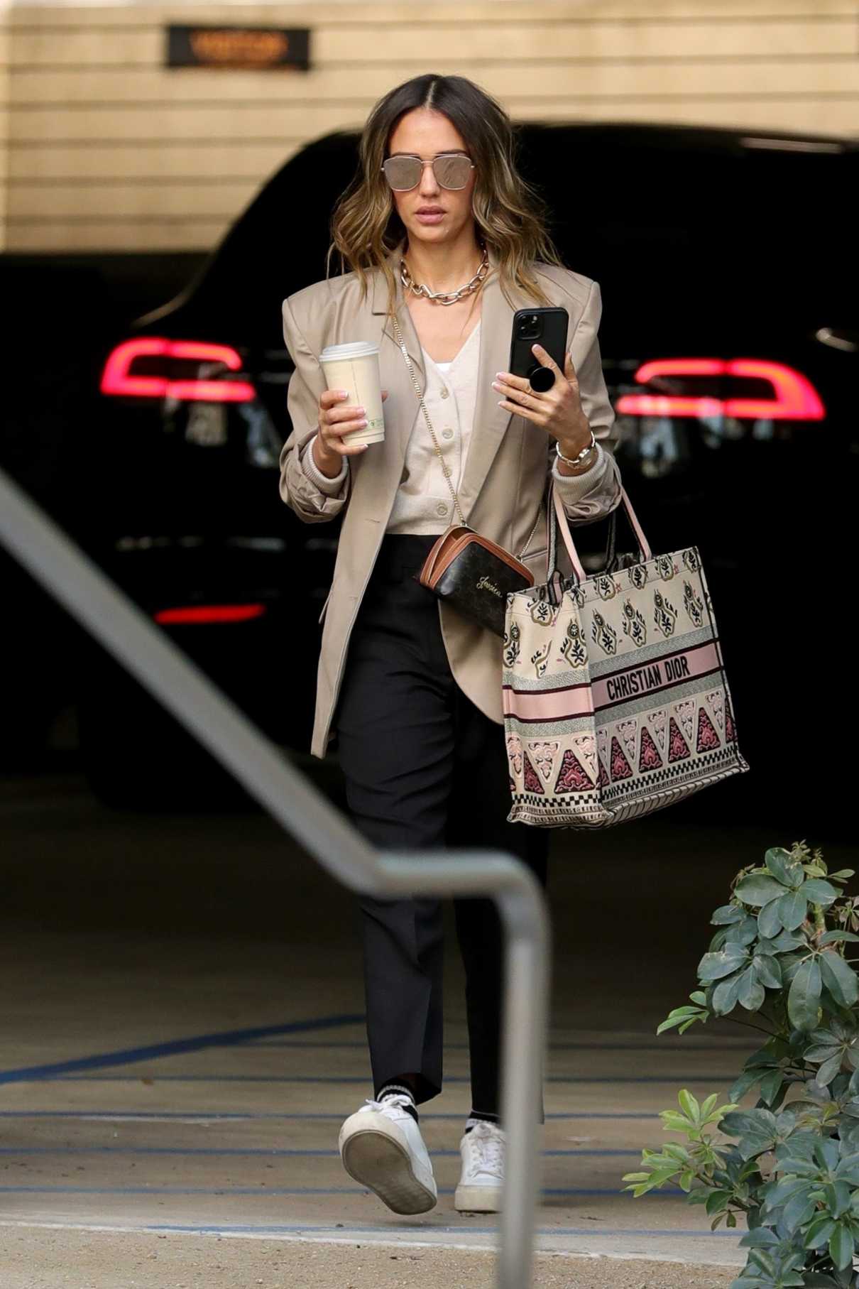 Jessica Alba in a Beige Blazer Arrives at Her Office in Los Angeles 02/25/2021