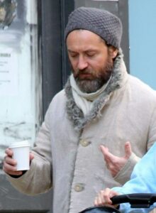 Jude Law in a Grey Beanie Hat