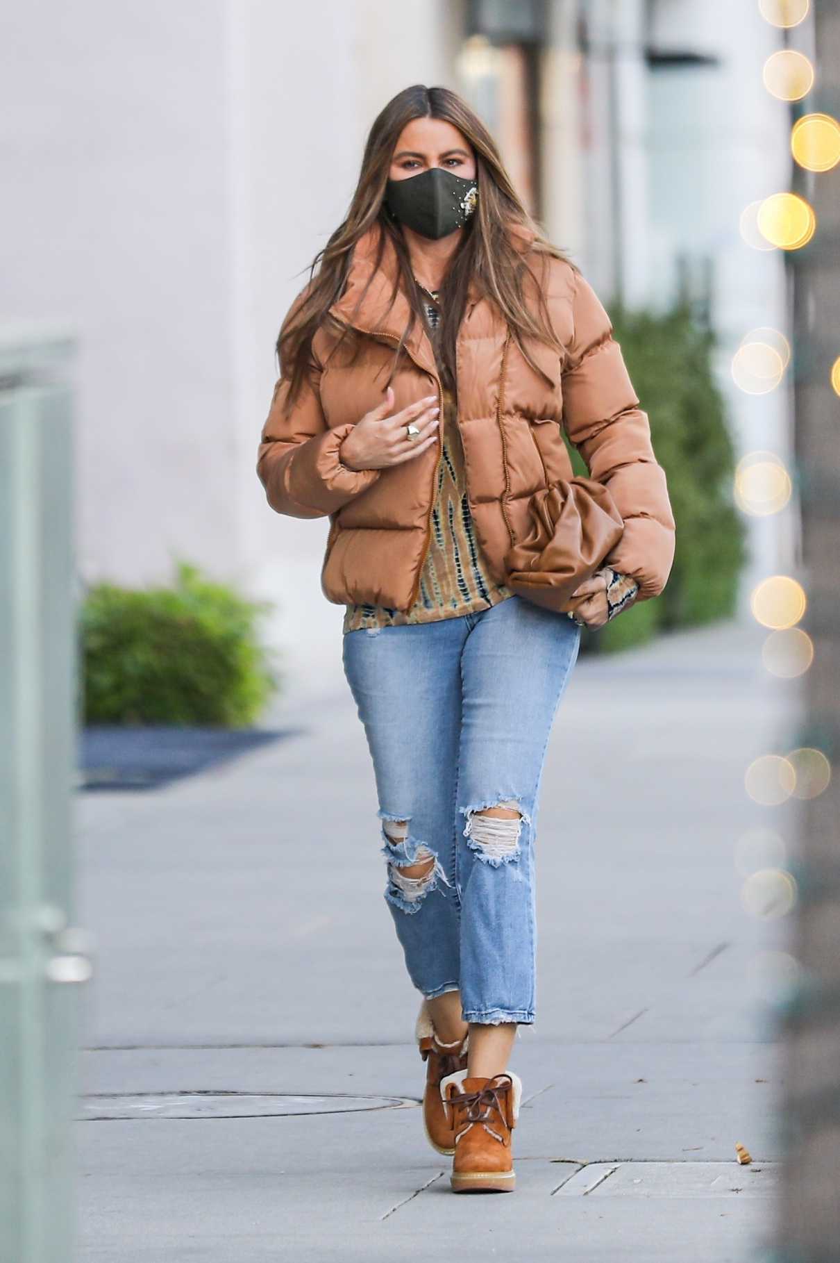 Sofia Vergara in a Blue Ripped Jeans