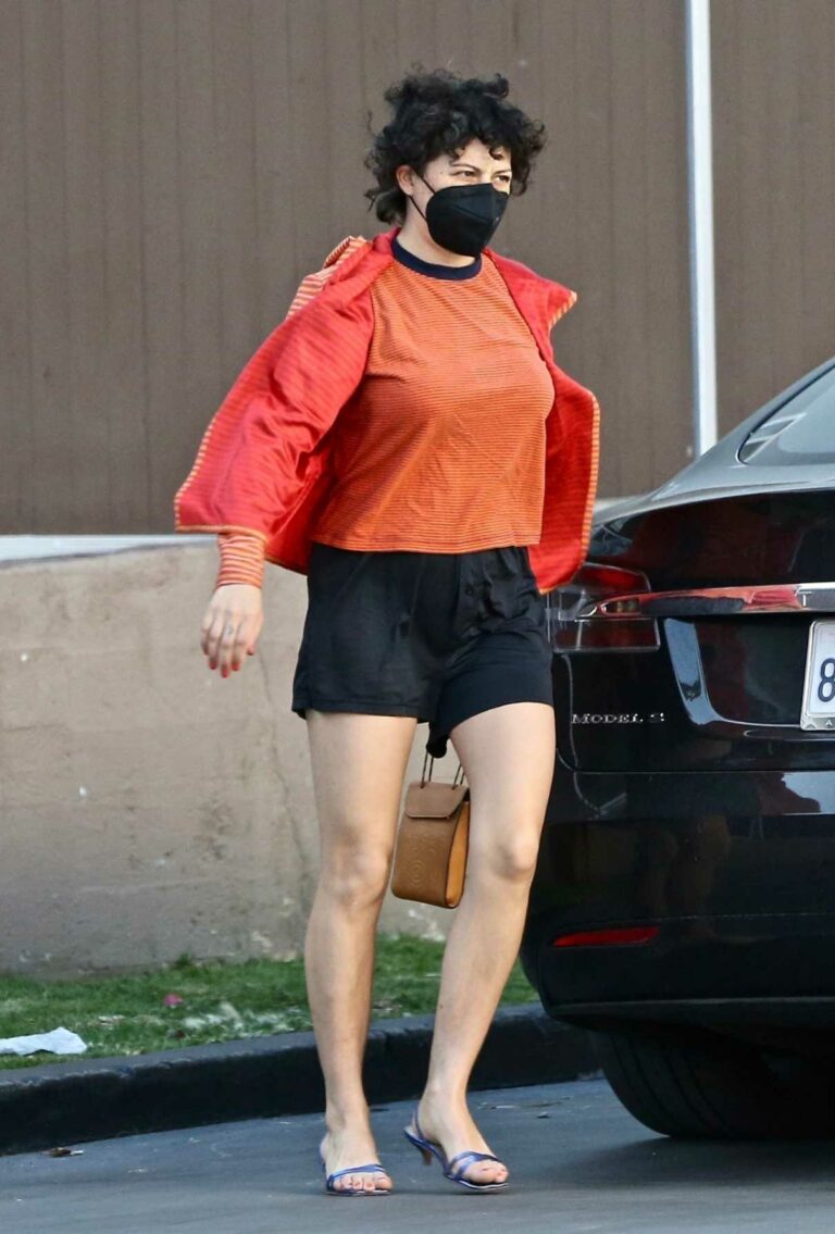 Alia Shawkat in a Black Shorts Stops by a Gas Station Near Her Home in
