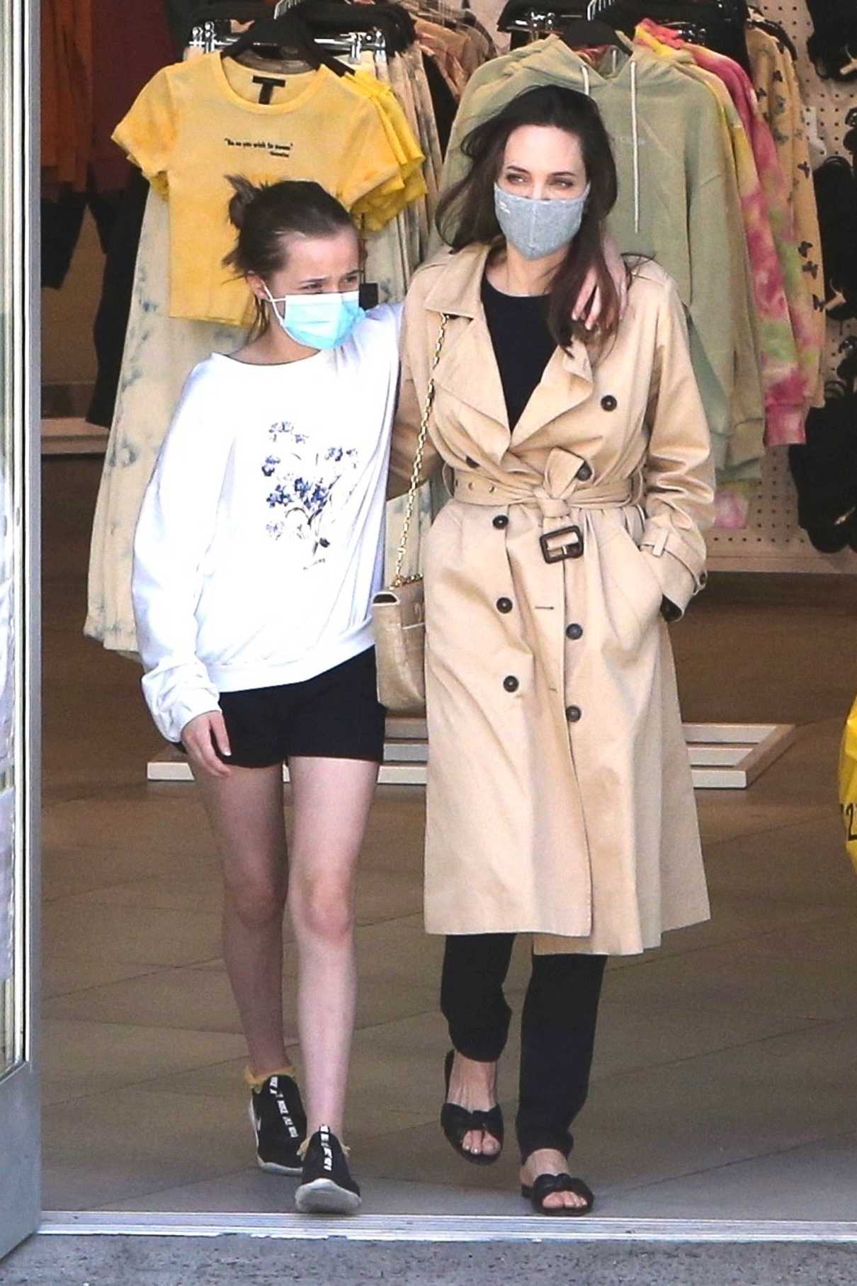 Angelina Jolie in a Beige Trench Coat Was Seen on a Shopping Trip with ...