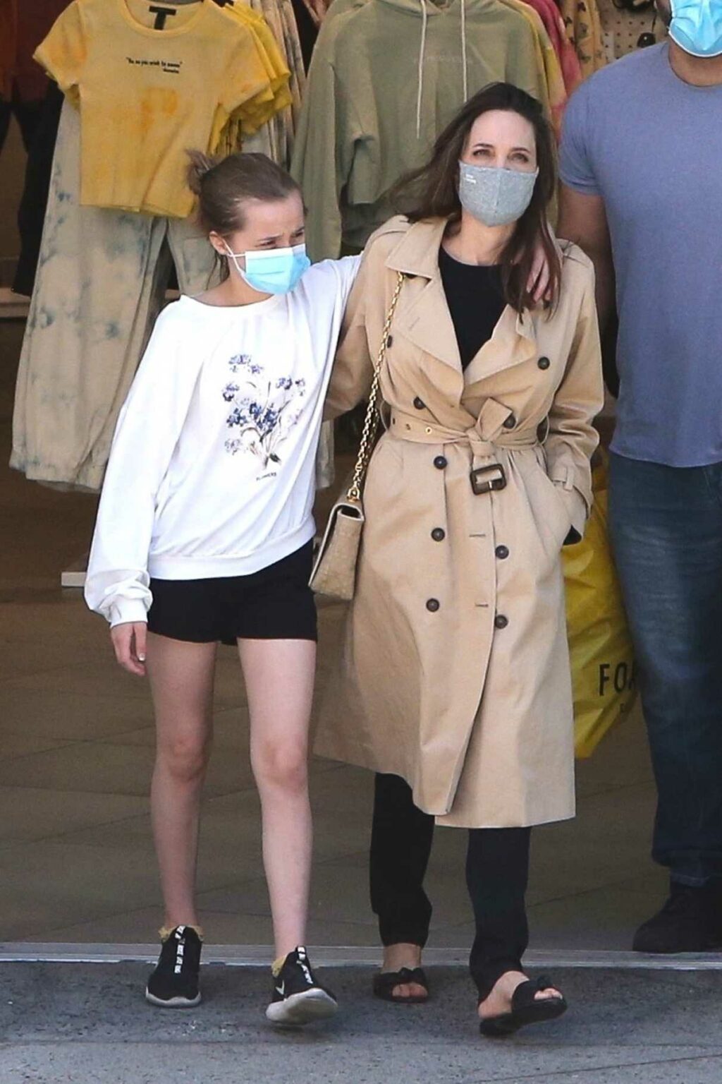 Angelina Jolie in a Beige Trench Coat Was Seen on a Shopping Trip with ...