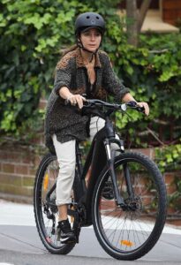 Elsa Pataky in a Black Sneakers