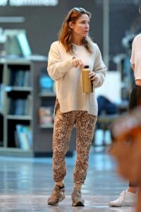 Elsa Pataky in an Animal Print Sweatpants