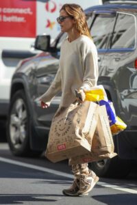 Elsa Pataky in an Animal Print Sweatpants