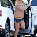 Isla Fisher in a Beige Hoodie Was Seen Out in Sydney 04/23/2021