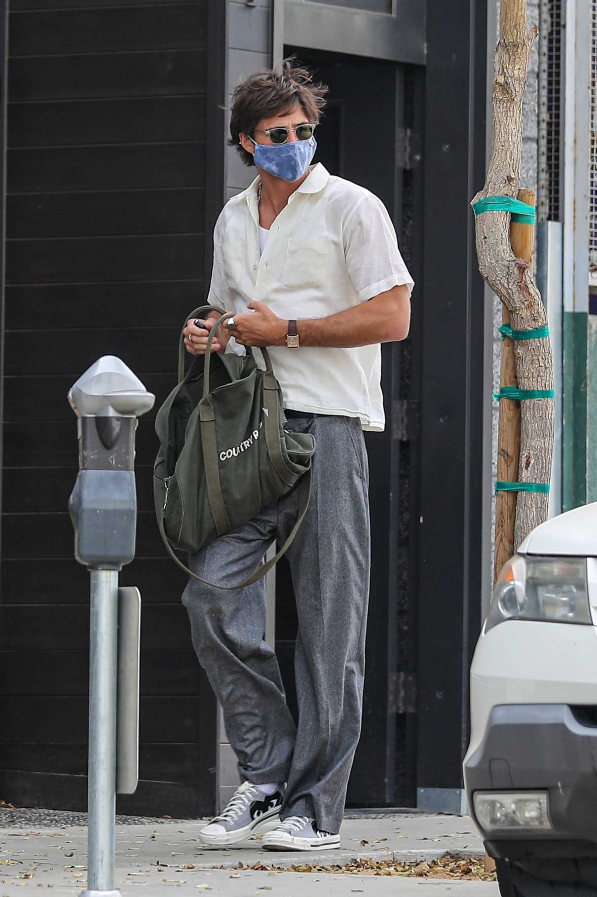 Jacob Elordi in a Protective Mask Was Seen Out in West Hollywood 04/12 ...