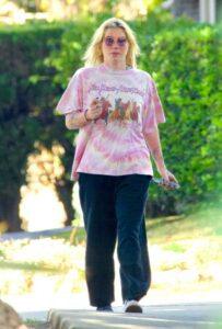 Kesha in a Pink Tee