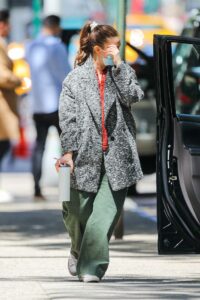 Drew Barrymore in an Olive Pants