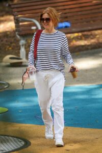 Isla Fisher in a Striped Long Sleeves T-Shirt