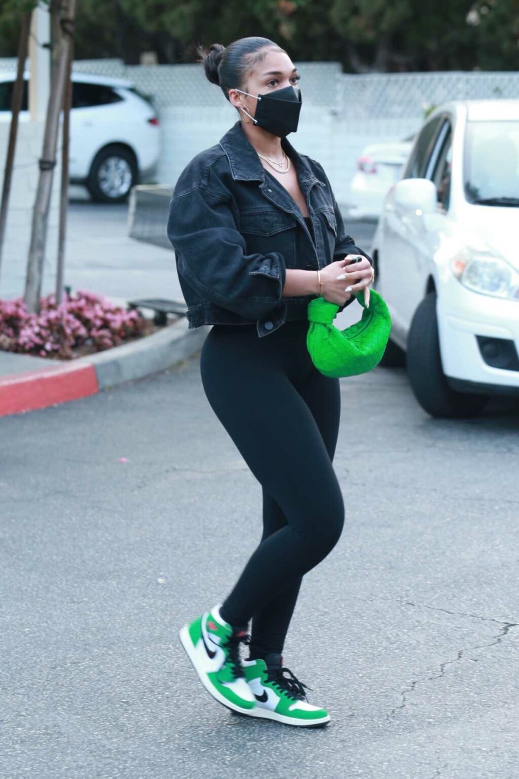 Lori Harvey in a Black Leggings Goes Grocery Shopping at Bristol Farms