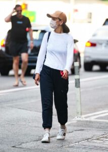 Katie Holmes in a White Gucci Sneakers