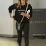 Sarah Michelle Gellar in a Black Sweatshirt Goes Grocery Shopping in Los Angeles 05/31/2021