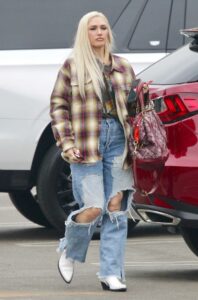 Gwen Stefani in a Blue Ripped Jeans