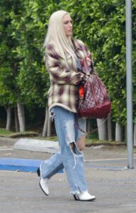 Gwen Stefani in a Blue Ripped Jeans