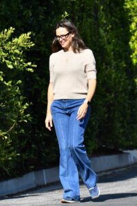 Jennifer Garner in a Blue Jeans