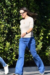 Jennifer Garner in a Blue Jeans