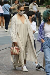 Jennifer Lopez in a Beige Cardigan