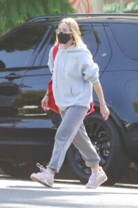 Kristen Bell in a Grey Sweatsuit