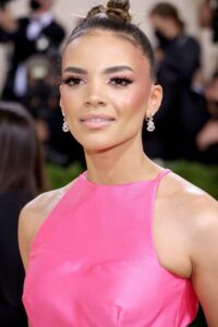 Leslie Grace