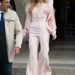 Amber Heard Arrives at the L’Oreal Paris Fashion Show During 2021 Paris Fashion Week in Paris 10/03/2021