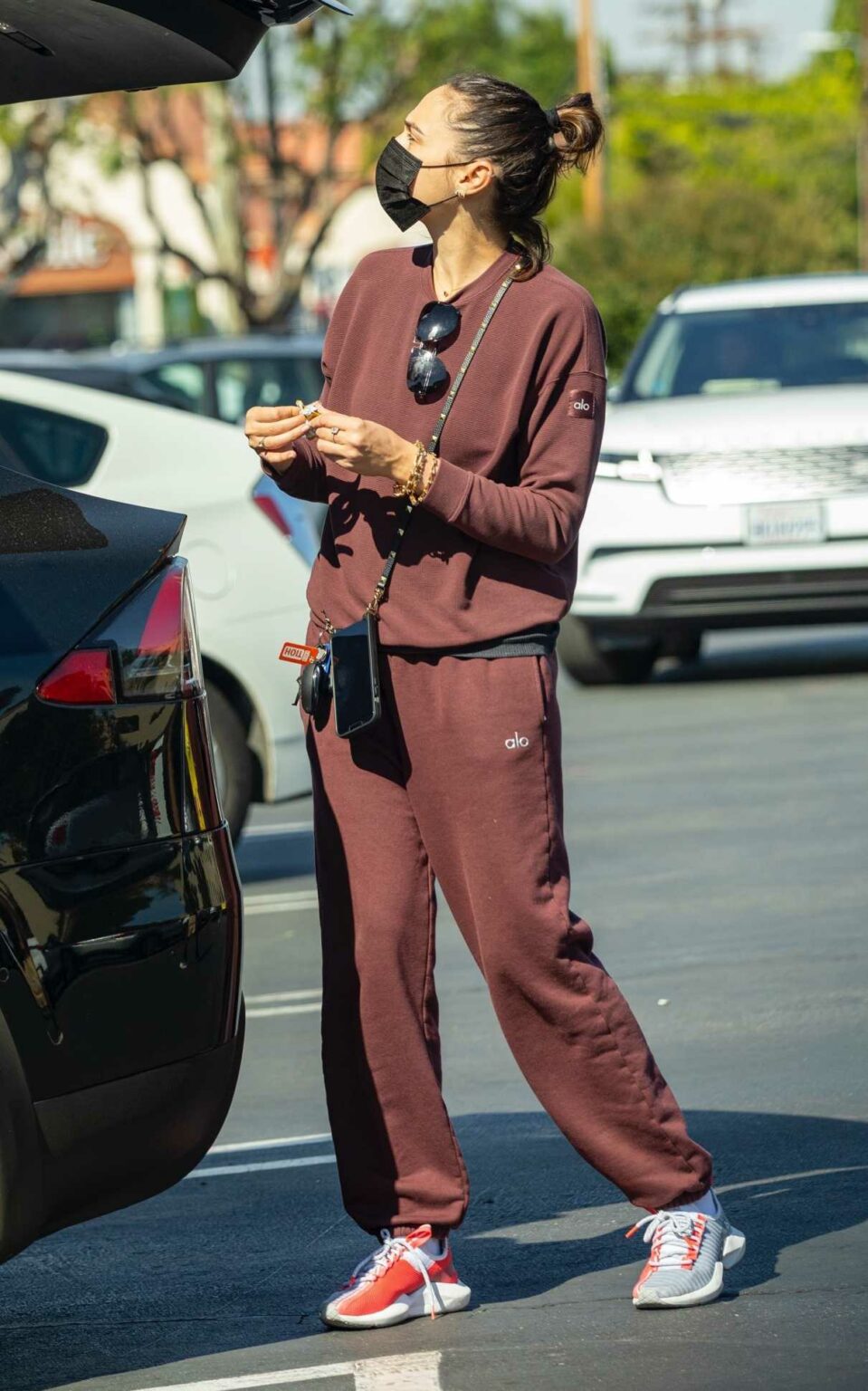 Gal Gadot in a Brown Sweatsuit Goes Grocery Shopping with Her Daughter