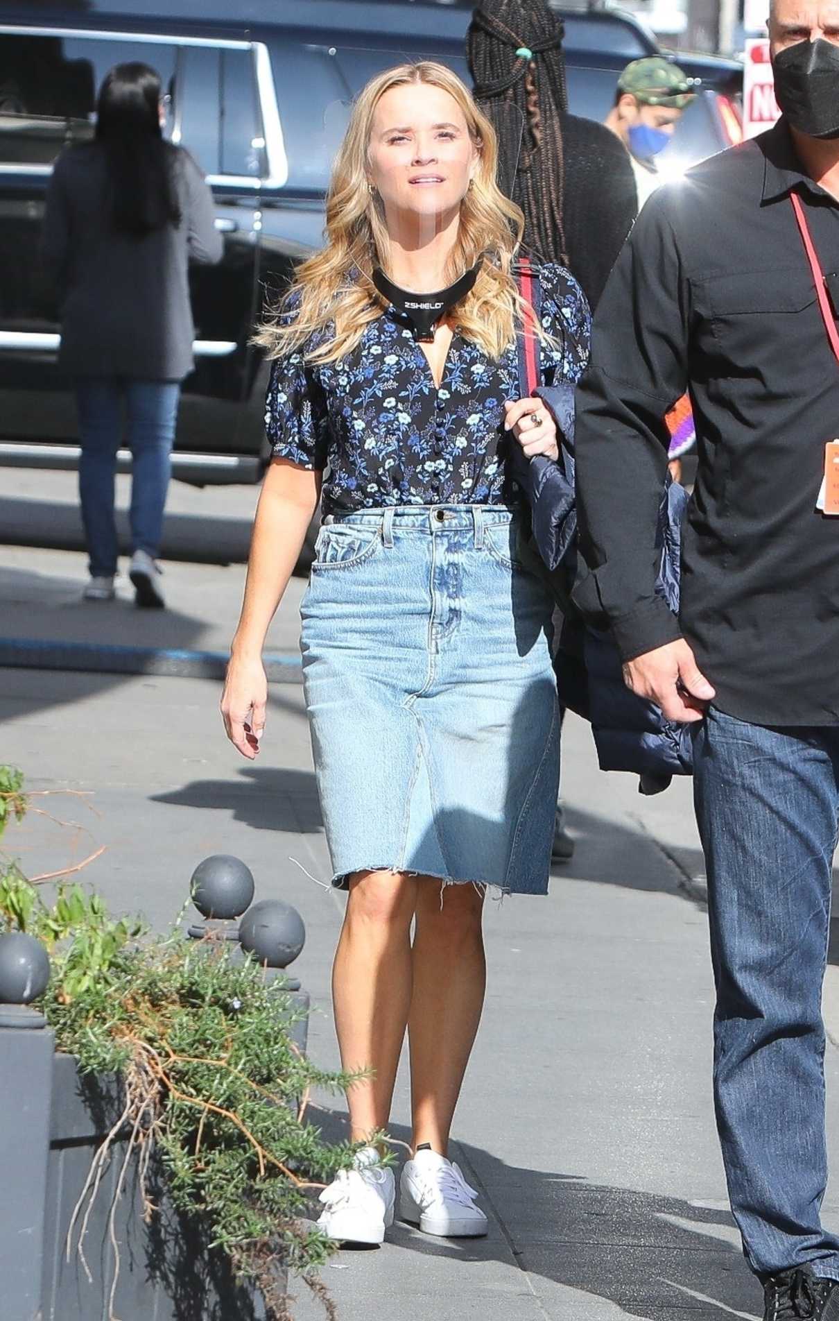Reese Witherspoon in a Blue Denim Skirt