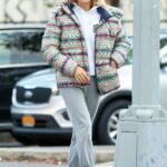 Sienna Miller in a Grey Sweatpants Was Seen Out in New York 11/13/2021