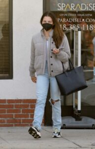 Jenna Dewan in a Blue Ripped Jeans
