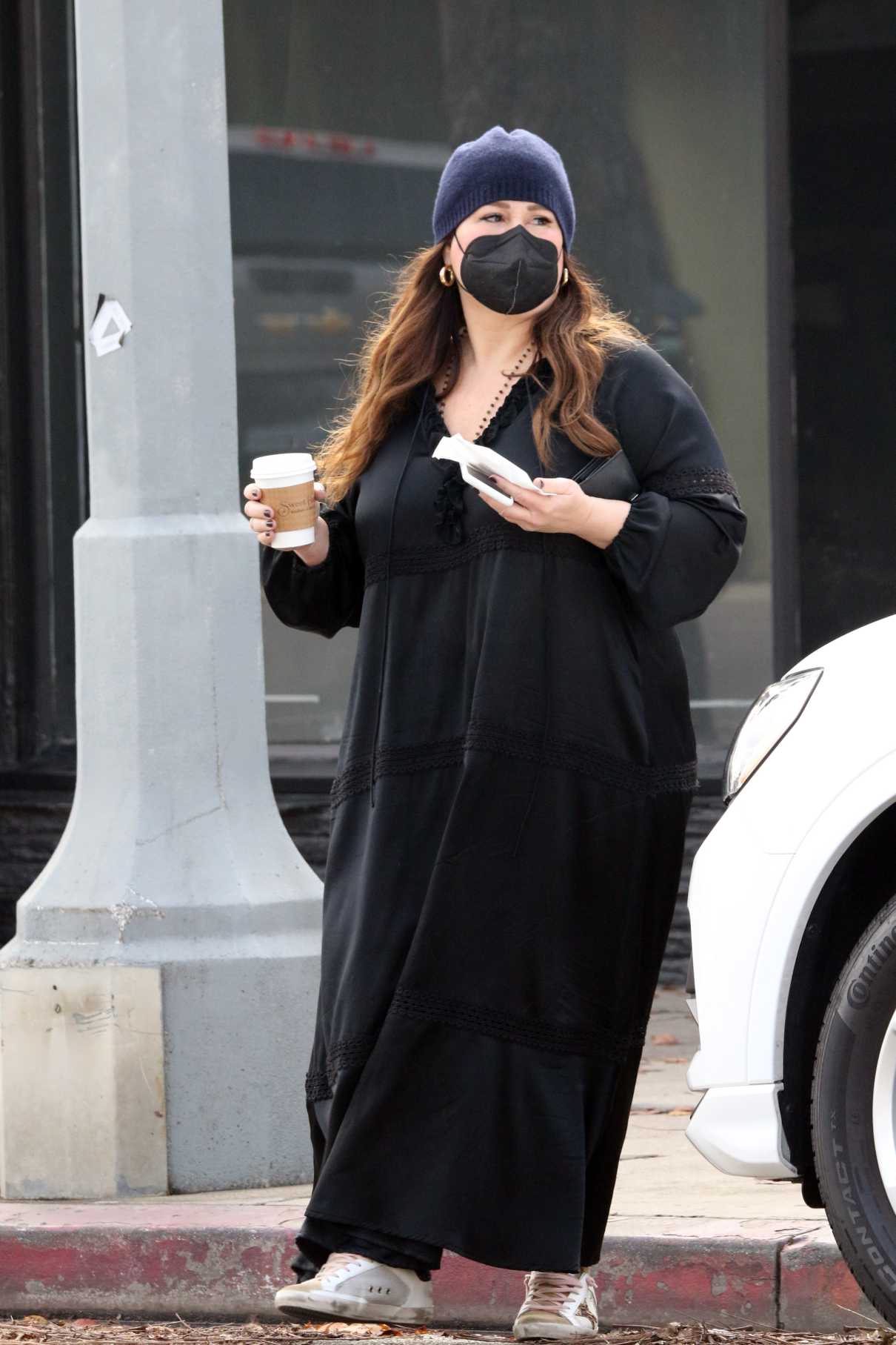 Carnie Wilson in a Blue Beanie Hat