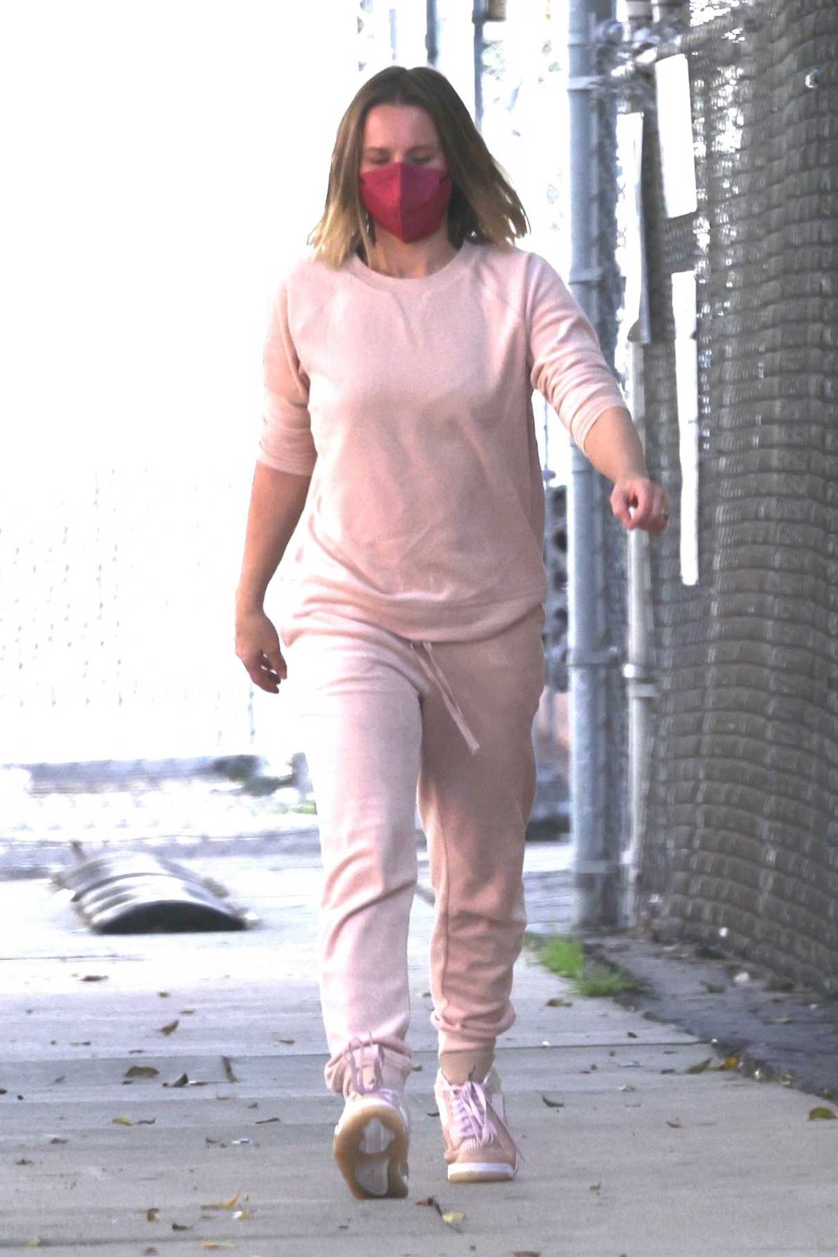 Kristen Bell in a Pink Sweatsuit