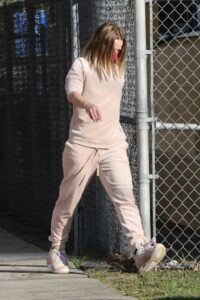 Kristen Bell in a Pink Sweatsuit