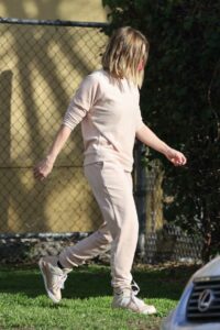 Kristen Bell in a Pink Sweatsuit