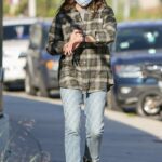 Jennifer Garner in a Plaid Shirt Was Seen Out in Brentwood 02/03/2022