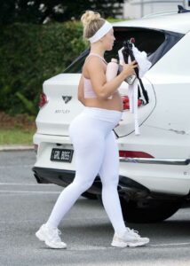 Tammy Hembrow in a Pink Sports Bra Leaves the Gym on the Gold Coast 02/21/2022