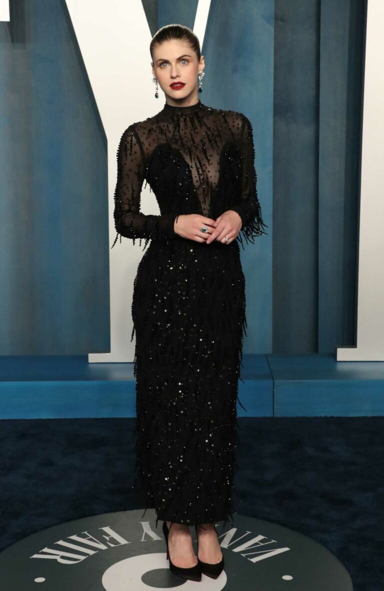 Alexandra Daddario Attends 2022 Vanity Fair Oscar Party in Beverly ...