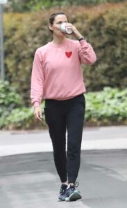 Jennifer Garner in a Pink Sweatshirt