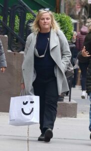 Amy Poehler in a Grey Blazer