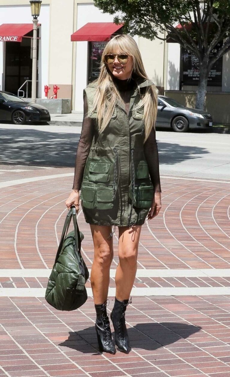 Heidi Klum Heads Into AGT in Los Angeles 04/19/2022-3 – LACELEBS.CO