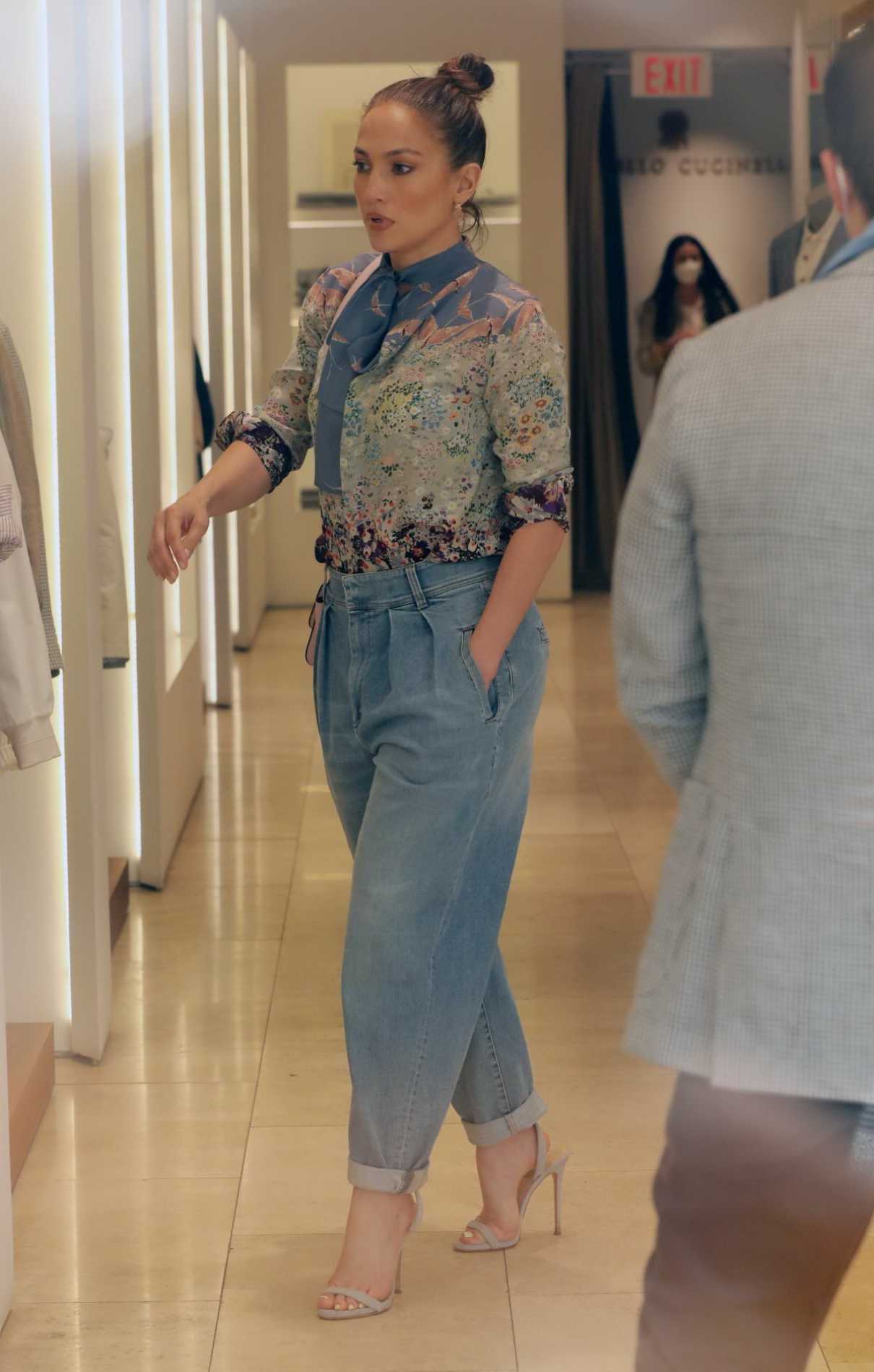 Jennifer Lopez in a Blue Jeans