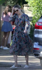 Kate Hudson in a Floral Dress