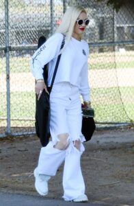 Gwen Stefani in a White Ripped Jeans