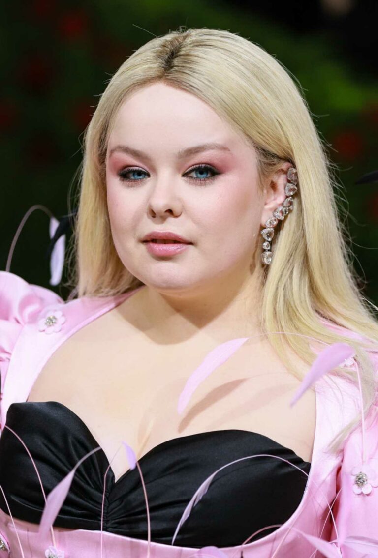Nicola Coughlan Attends 2022 Met Gala In America: An Anthology of Fashion in New York 05/02/2022