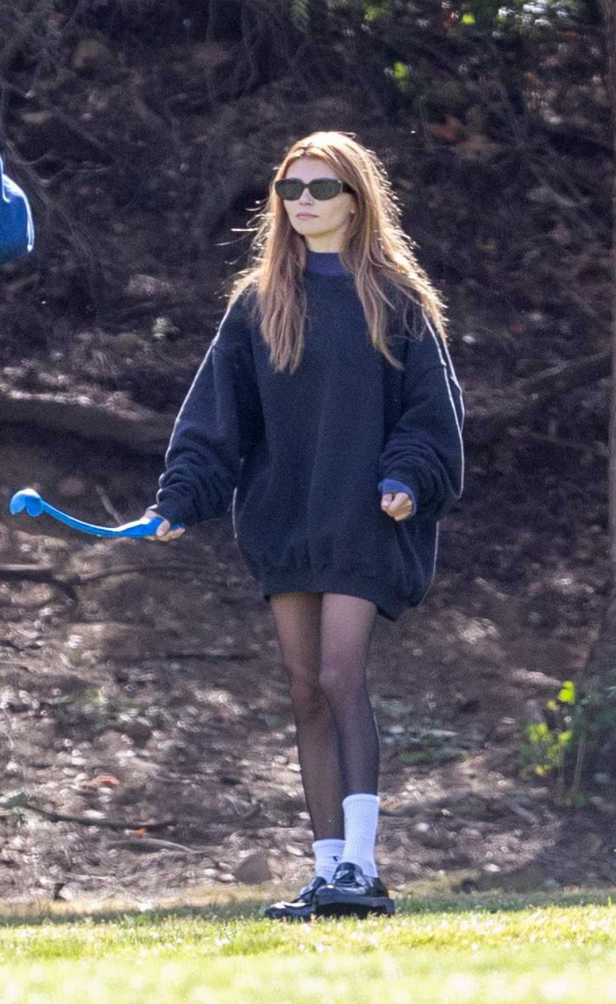 Olivia Jade in an Oversized Black Sweatshirt