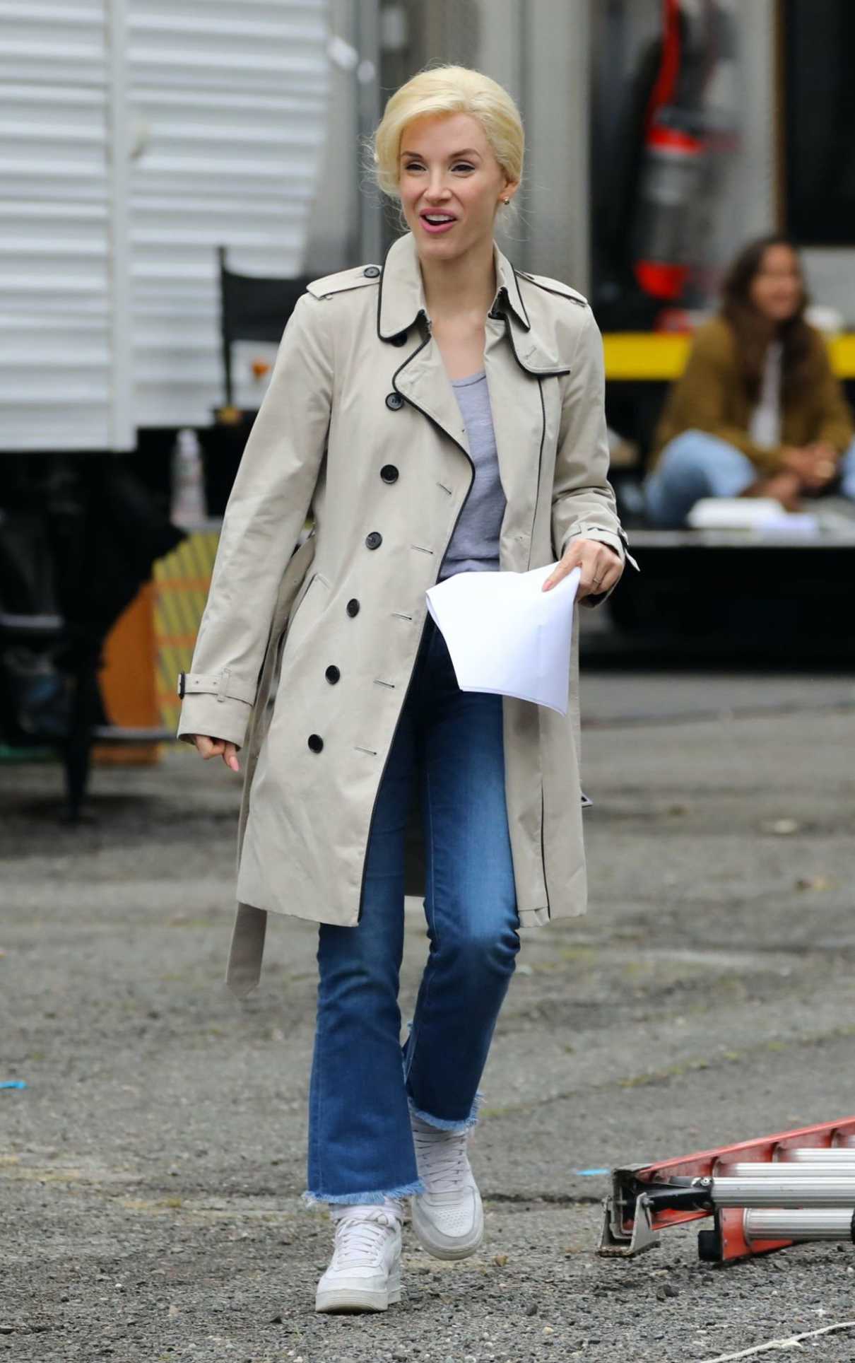 Jessica Chastain in a Beige Trench Coat
