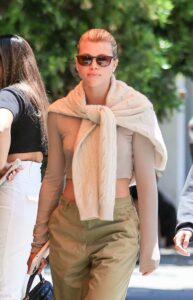 Sofia Richie in an Olive Pants
