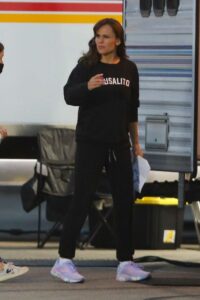 Jennifer Garner in a Black Sweatsuit